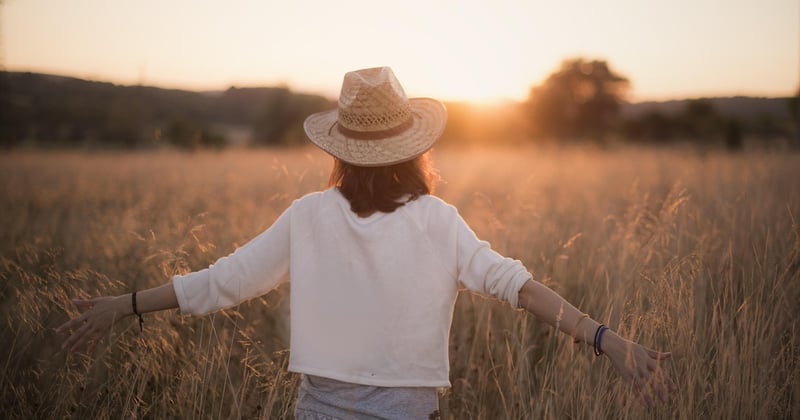 Voyager seule en sécurité : 10 conseils pratiques à connaître avant de partir